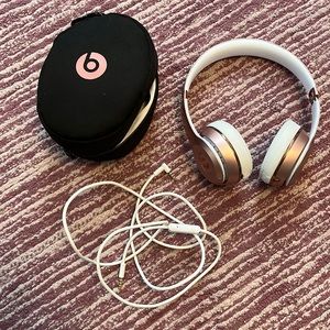 Rose Gold Beats Solo 3 (no charger)